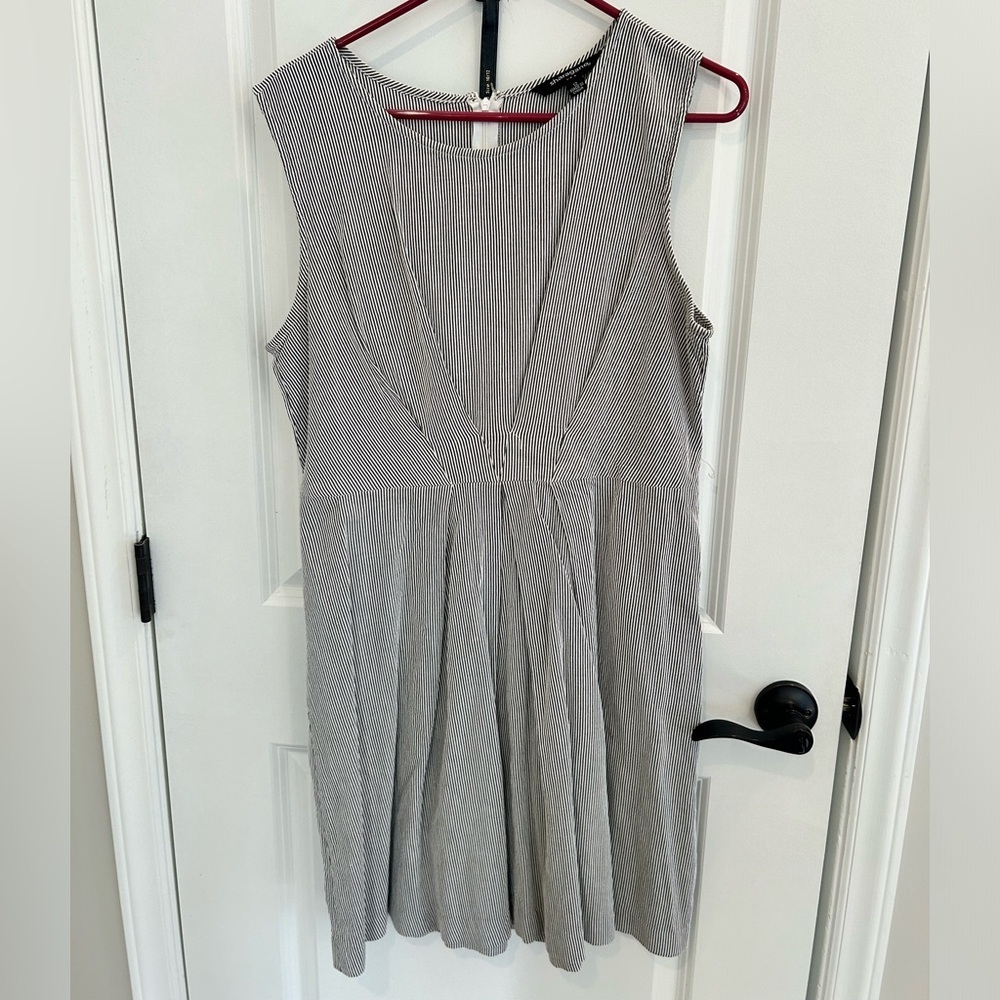 Women’s Sharagano Seersucker Dress - Size 12